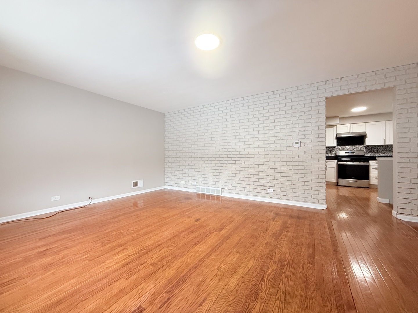 5818 West 60th Street Chicago, IL 60638 - Photo 6 of 39