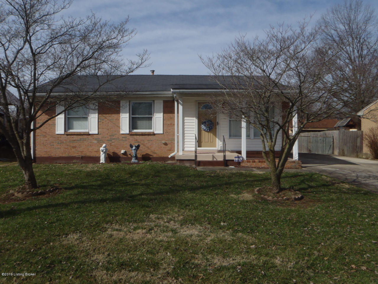 565 Beechland Road Louisville, KY 40229 - Photo 1 of 26 P1010001