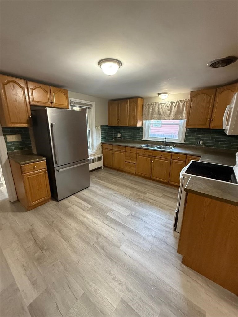 41 Calder Street Pawtucket, RI 02861 - Photo 2 of 22 Gallery Image 2