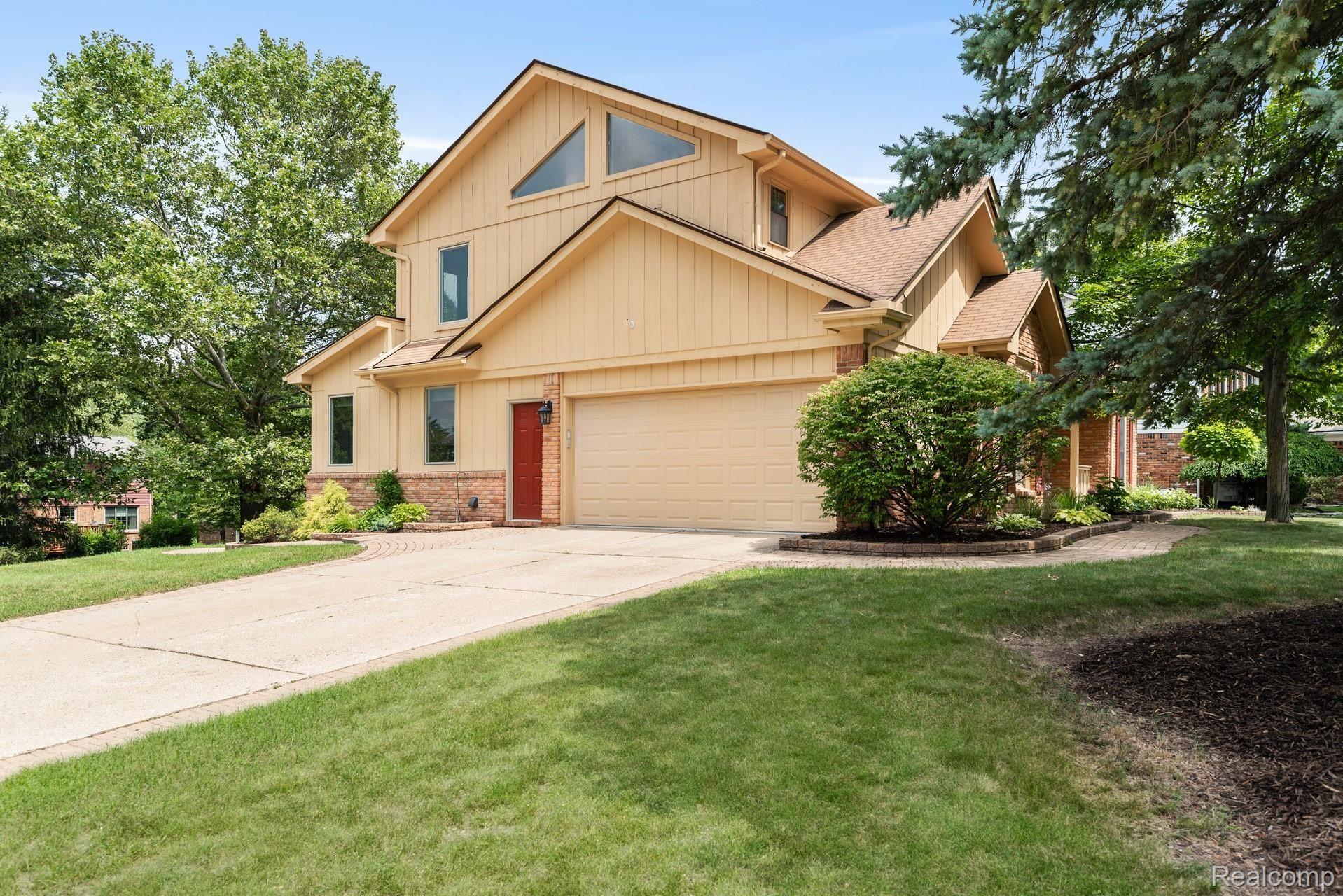 887 Ten Point Drive Rochester, MI 48309 - Photo 4 of 39 001-photo--7342960.jpg