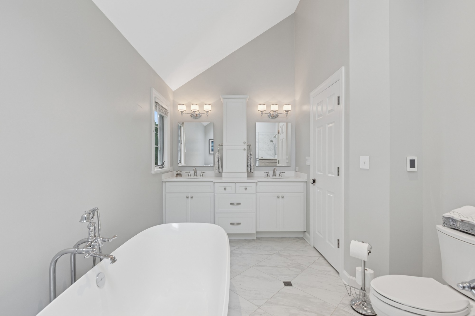 415 Fuller Road Hinsdale, IL 60521 - Photo 22 of 39 a bathroom with a sink a toilet and shower