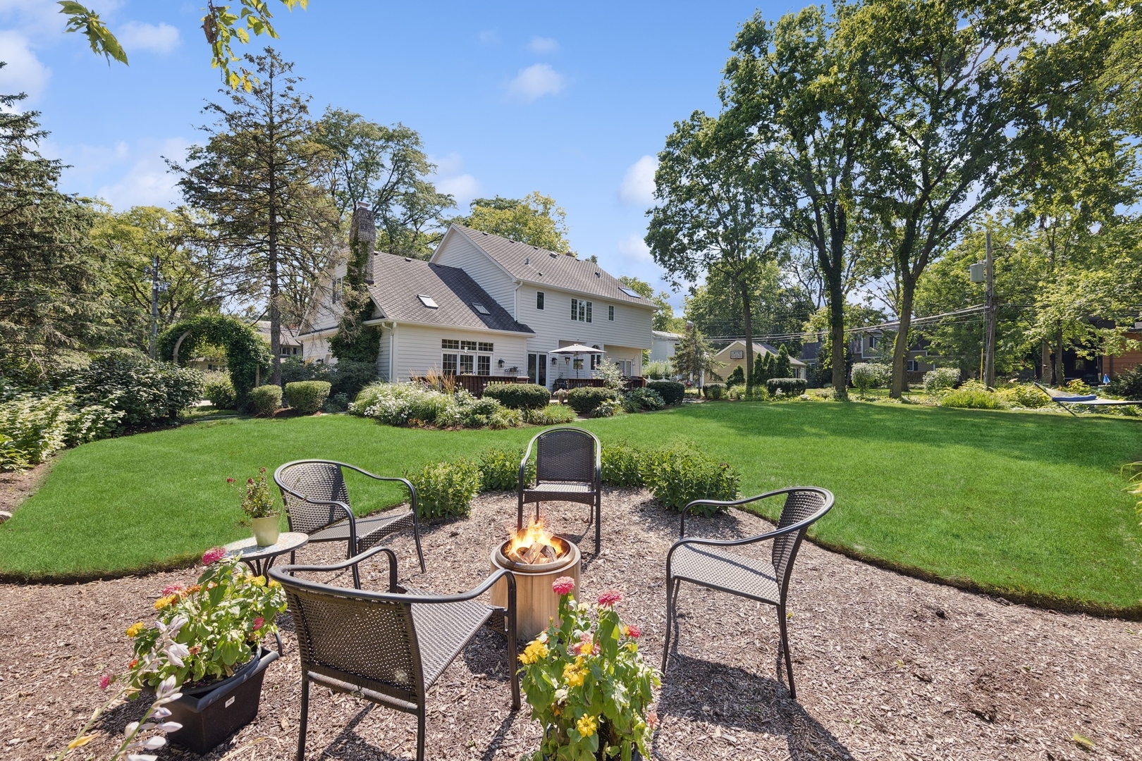 415 Fuller Road Hinsdale, IL 60521 - Photo 34 of 39 a patio with garden and patio