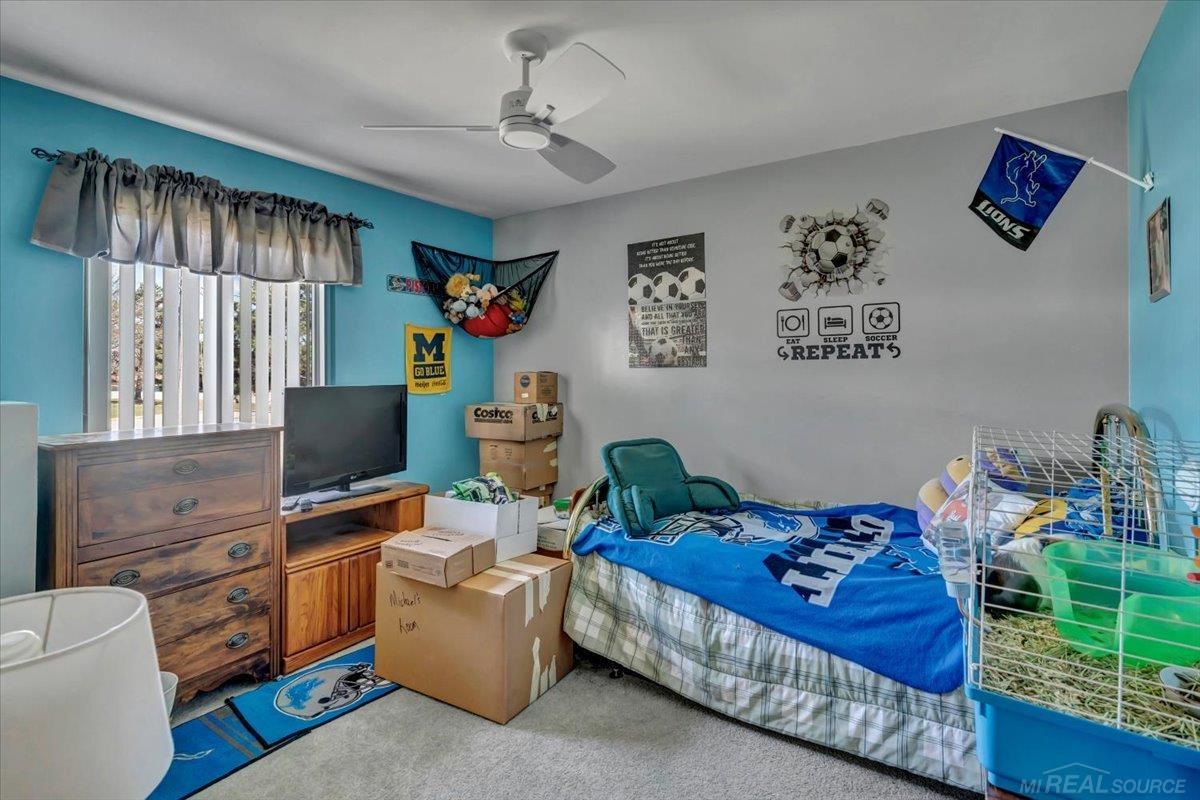 18707 Millar Road Clinton Township, MI 48036 - Photo 25 of 38 50169776-53048ba5-733f-447c-a477-12d79d4b8624.JPG