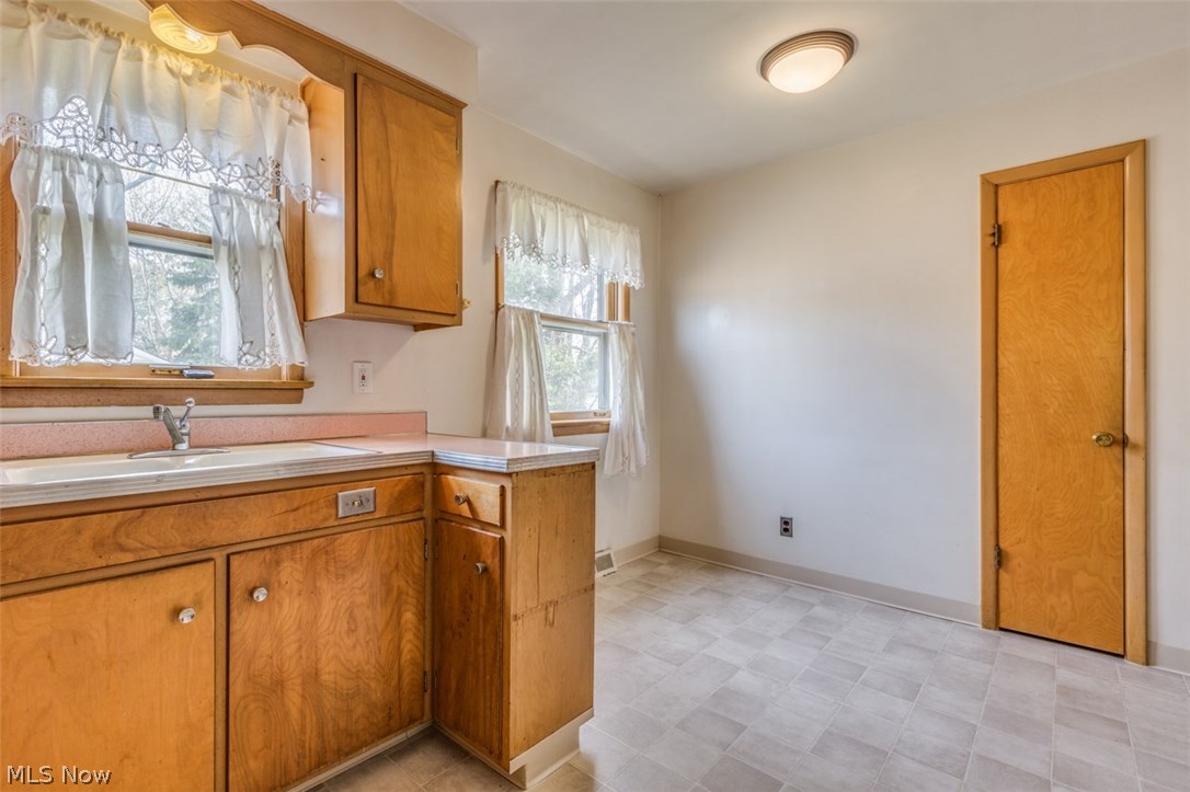 22601 Chardon Road Euclid, OH 44117 - Photo 8 of 21 Gallery Image 8