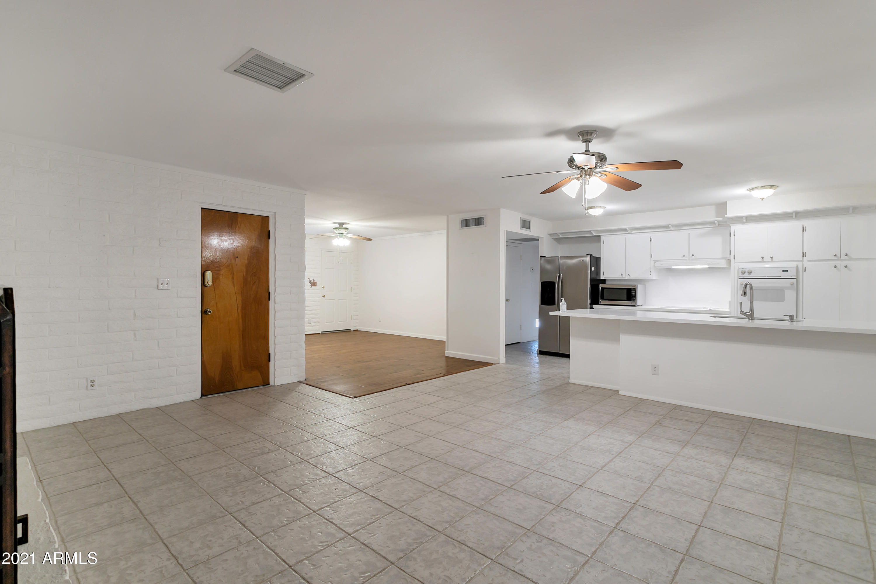 3155 West Shangri-la Road Phoenix, AZ 85029 - Photo 10 of 24 Gallery Image 10