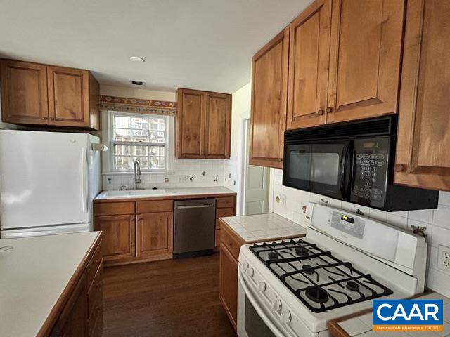 1618 Oxford Road Charlottesville, VA 22903 - Photo 14 of 36
