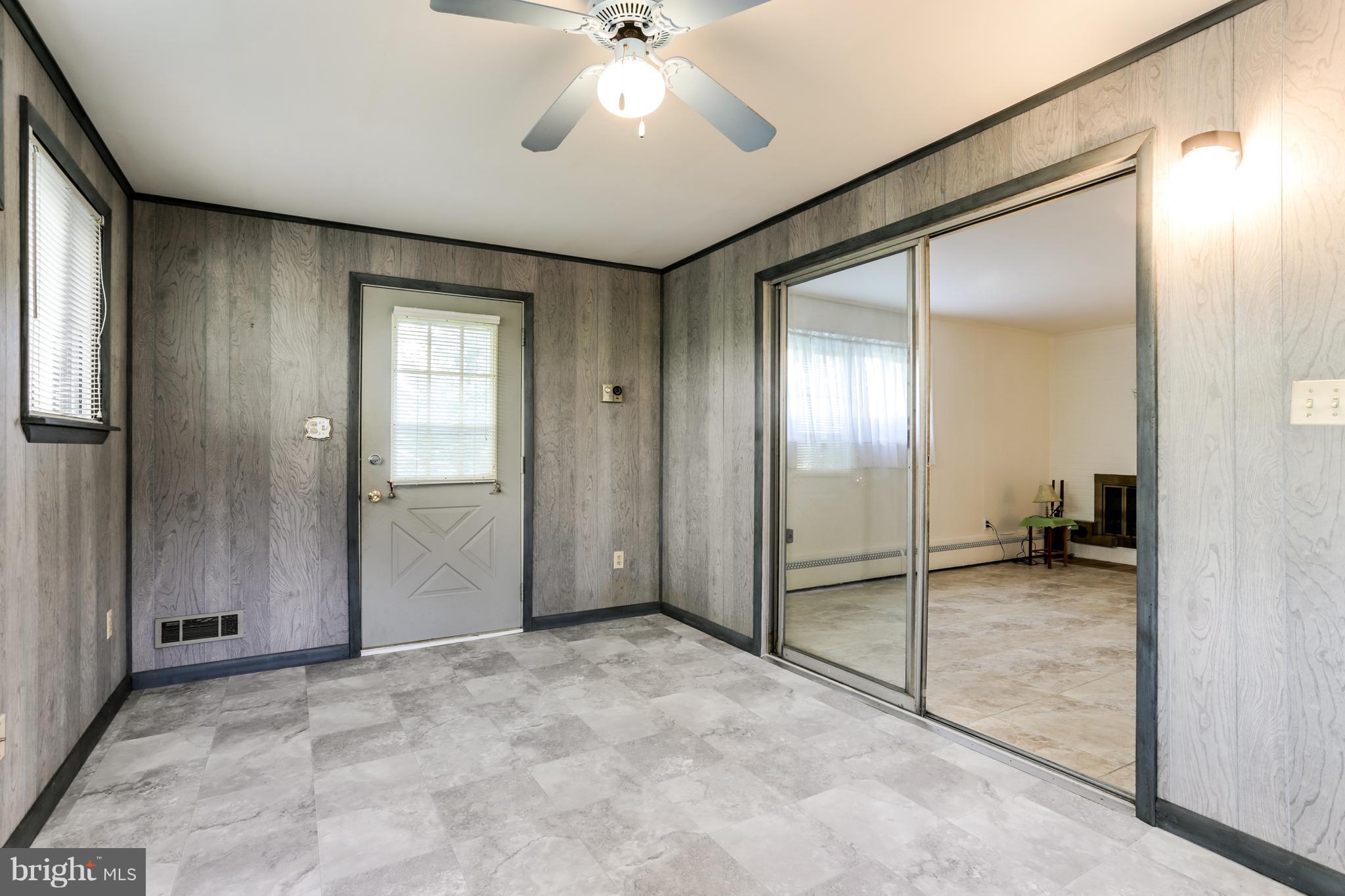 5912 Oakland Road Baltimore, MD 21227 - Photo 17 of 30 Interior (General)