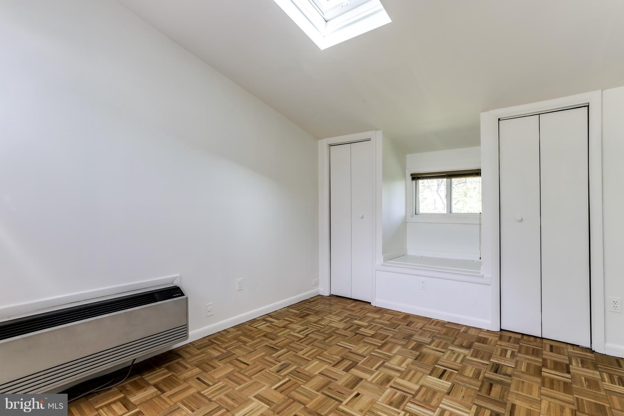 5912 Oakland Road Baltimore, MD 21227 - Photo 21 of 30 Sitting Room off Master Bedroom