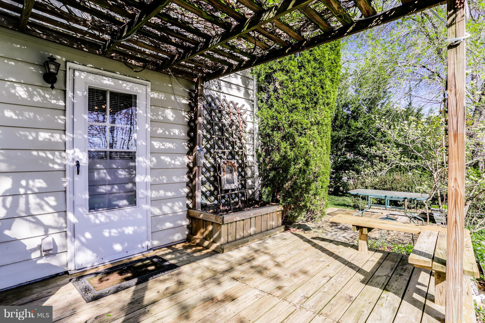 5912 Oakland Road Baltimore, MD 21227 - Photo 26 of 30 Exterior (Rear)