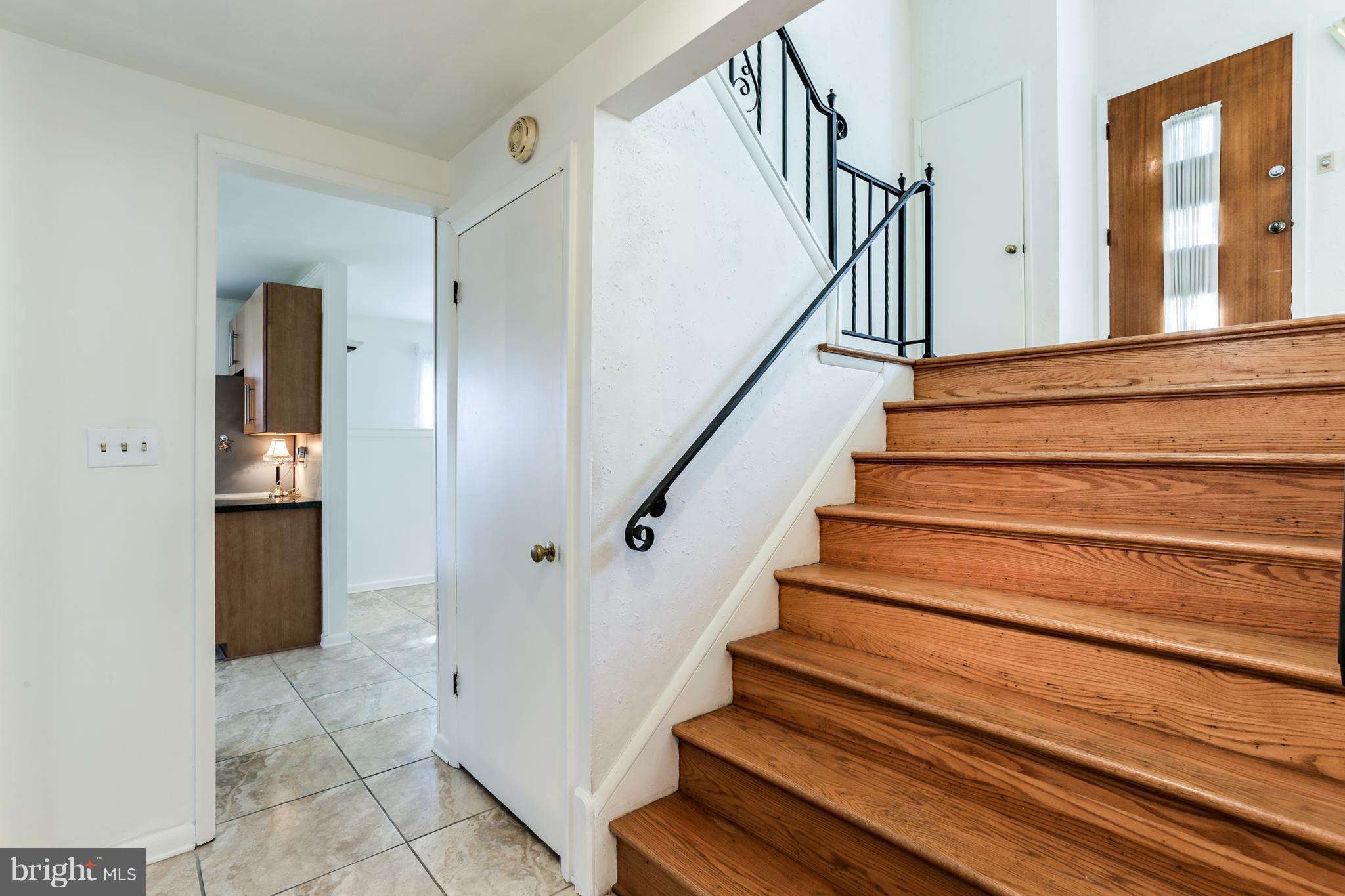 5912 Oakland Road Baltimore, MD 21227 - Photo 7 of 30 Interior (General)