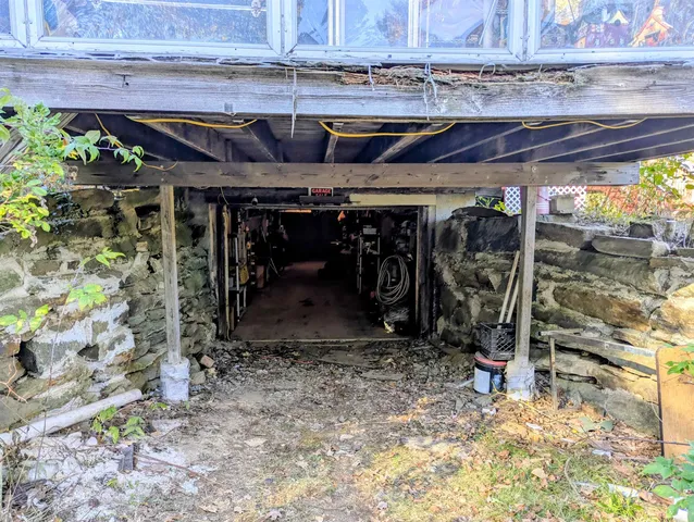 $273,900 | 741 2nd NH Turnpike, Claremont, NH 03743