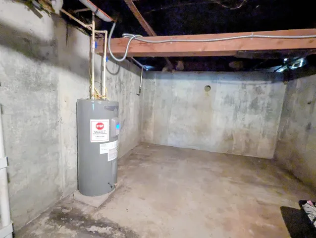 $273,900 | 741 2nd NH Turnpike, Claremont, NH 03743