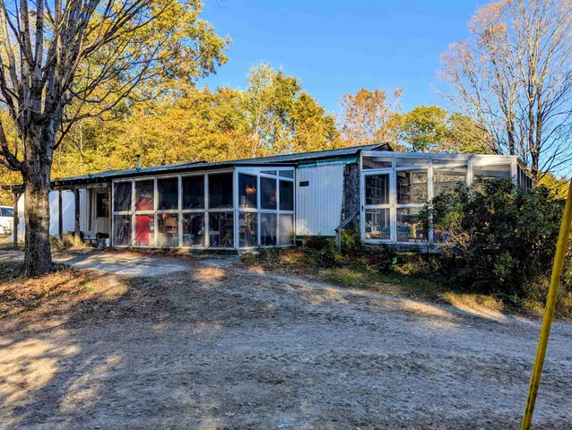 $273,900 | 741 2nd NH Turnpike, Claremont, NH 03743