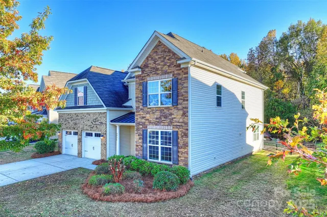 $575,000 | 8026 Kelburn Lane, Charlotte, NC 28273