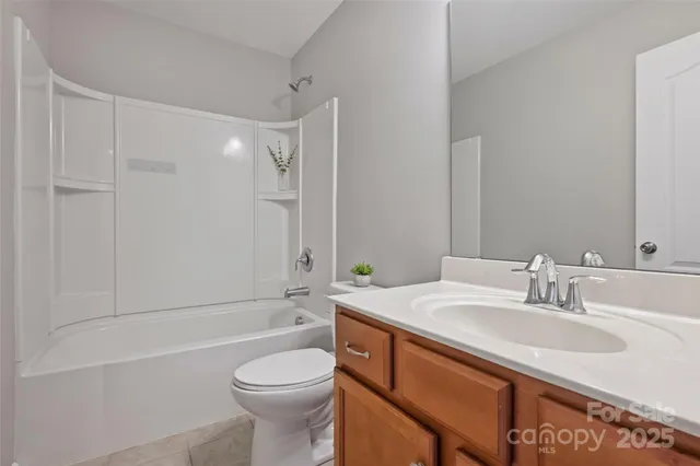 $575,000 | 8026 Kelburn Lane, Charlotte, NC 28273