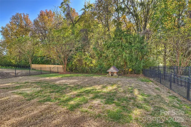 $575,000 | 8026 Kelburn Lane, Charlotte, NC 28273