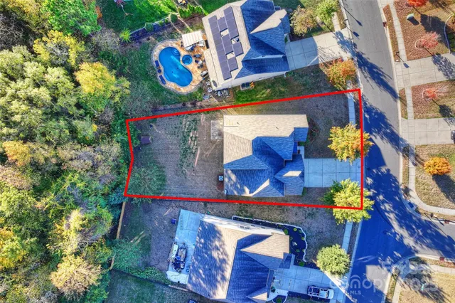 $575,000 | 8026 Kelburn Lane, Charlotte, NC 28273