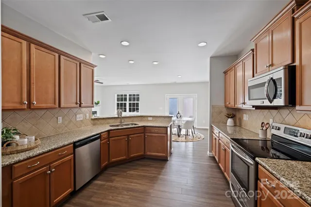 $575,000 | 8026 Kelburn Lane, Charlotte, NC 28273