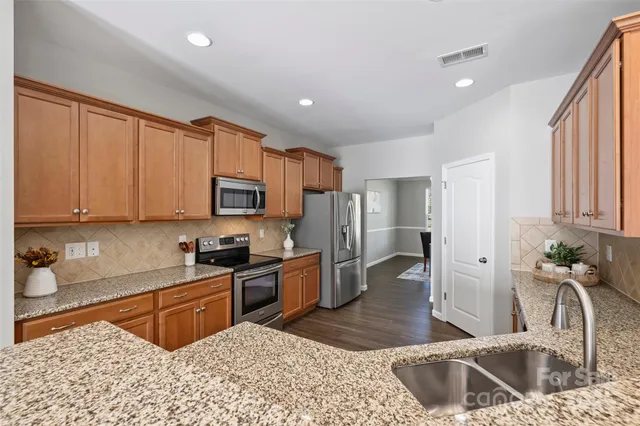 $575,000 | 8026 Kelburn Lane, Charlotte, NC 28273