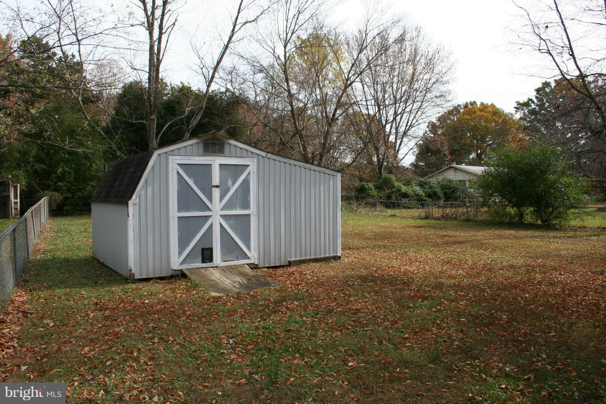 20577 Lahore Road Orange, VA 22960 - Photo 14 of 17 Storage shed