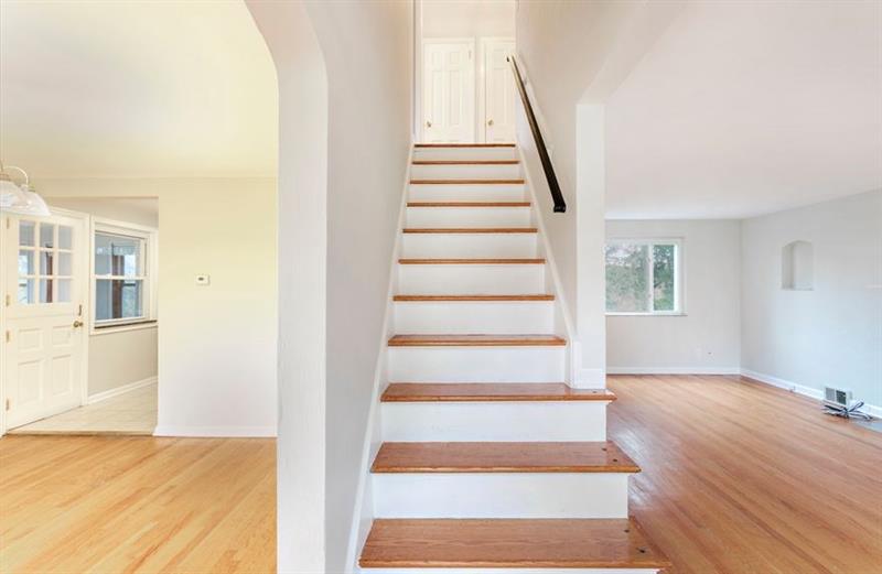 2011 Mohawk Road Pittsburgh, PA 15241 - Photo 11 of 25