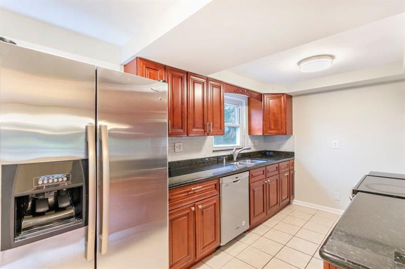 2011 Mohawk Road Pittsburgh, PA 15241 - Photo 4 of 25