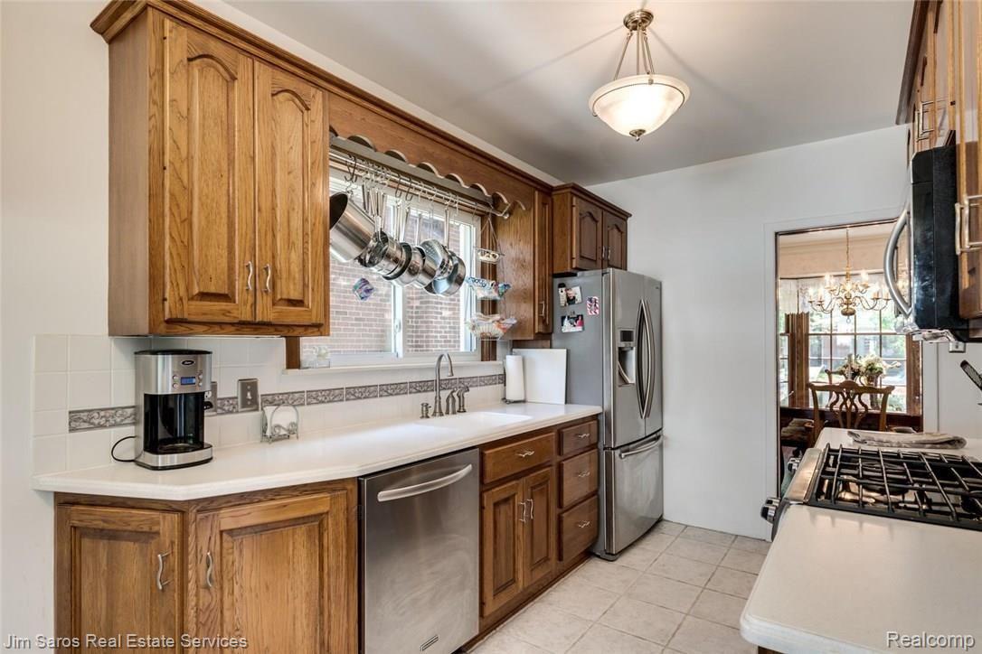 262 Moran Road Grosse Pointe, MI 48236 - Photo 9 of 28 262 Moran Rd Grosse Pointe-large-014-14-262 Moran0014FULL-1500x1000-72dpi.jpg