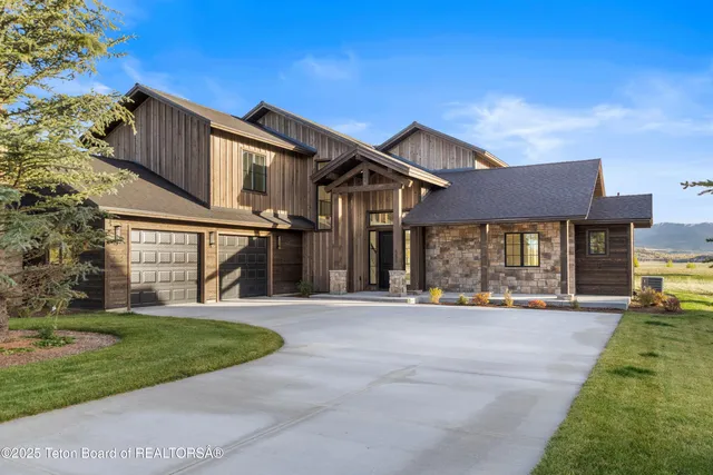 $1,599,999 | 555 Silver Fox Lane, Victor, ID 83455