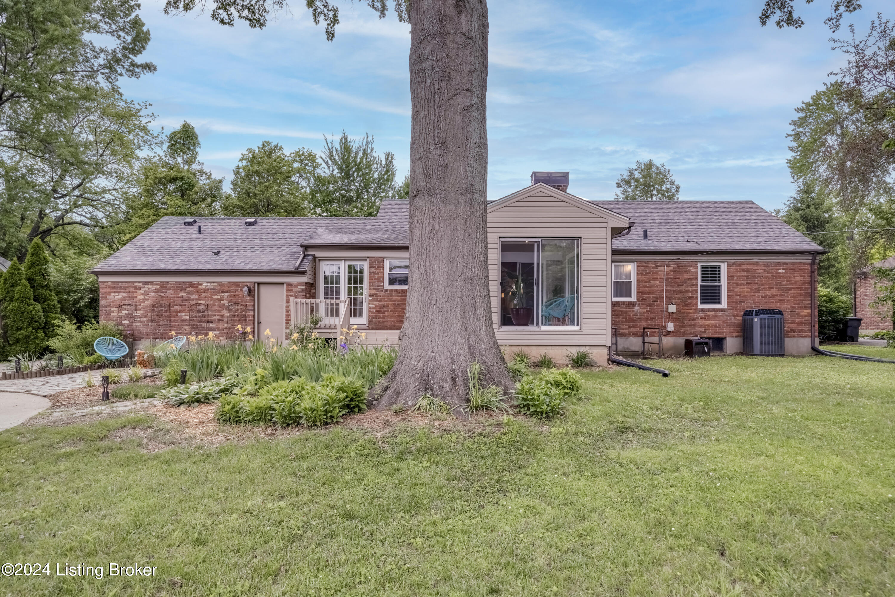 4424 Rudy Lane Louisville, KY 40207 - Photo 71 of 79 2Y0A8174-B