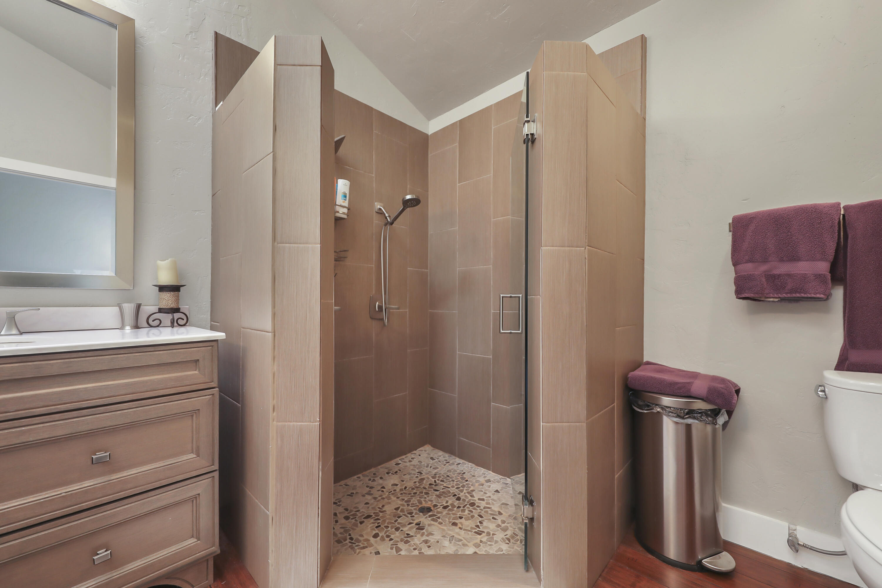 331 Red River Road Palm Desert, CA 92211 - Photo 22 of 56 a bathroom with a toilet and a shower
