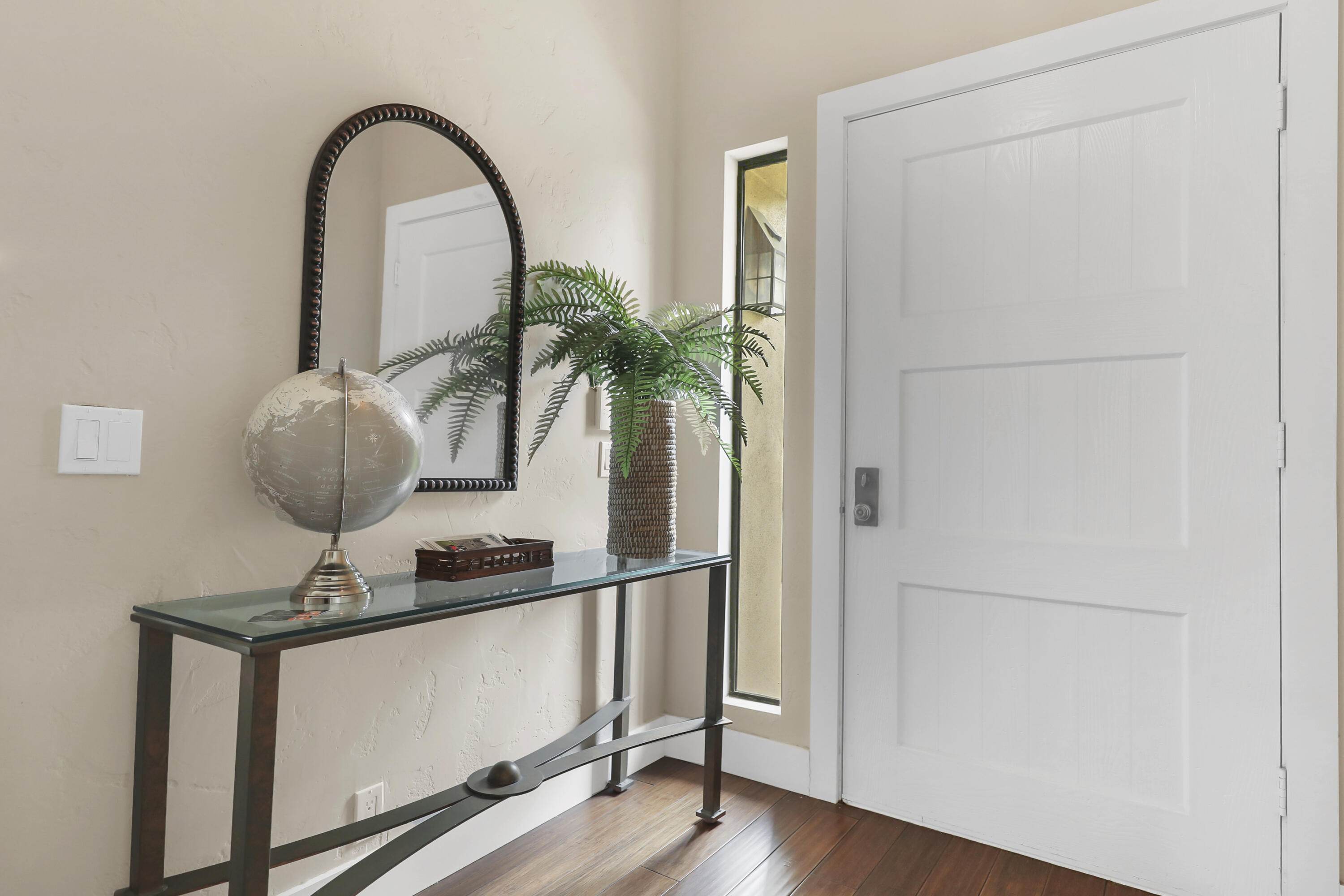 331 Red River Road Palm Desert, CA 92211 - Photo 4 of 56 a vase of flowers sitting on a table