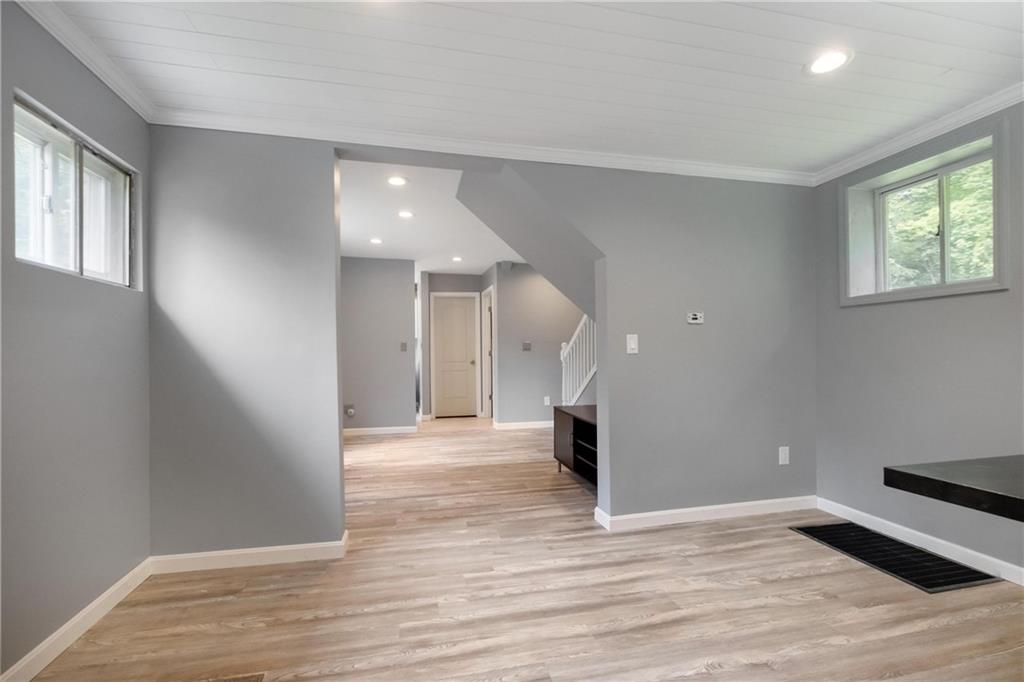 119 Klein Road Glenshaw, PA 15116 - Photo 11 of 37 Gallery Image 11