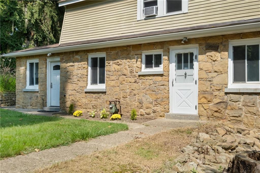119 Klein Road Glenshaw, PA 15116 - Photo 4 of 37 Gallery Image 4