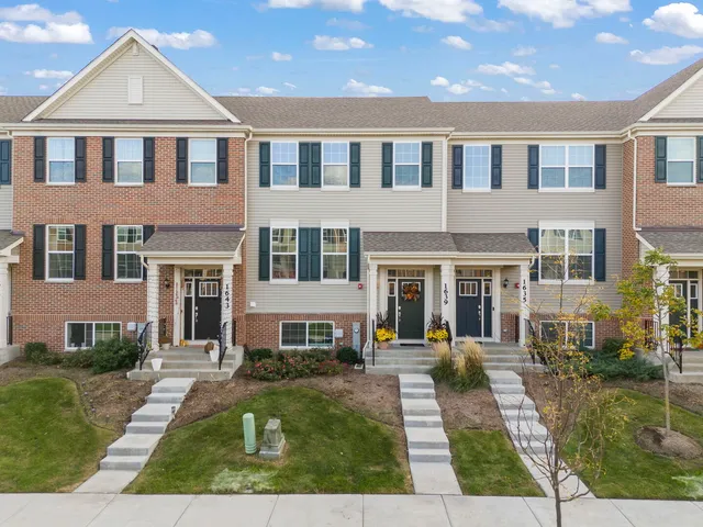 $385,000 | 1639 BENTZ Way, Batavia, IL 60510