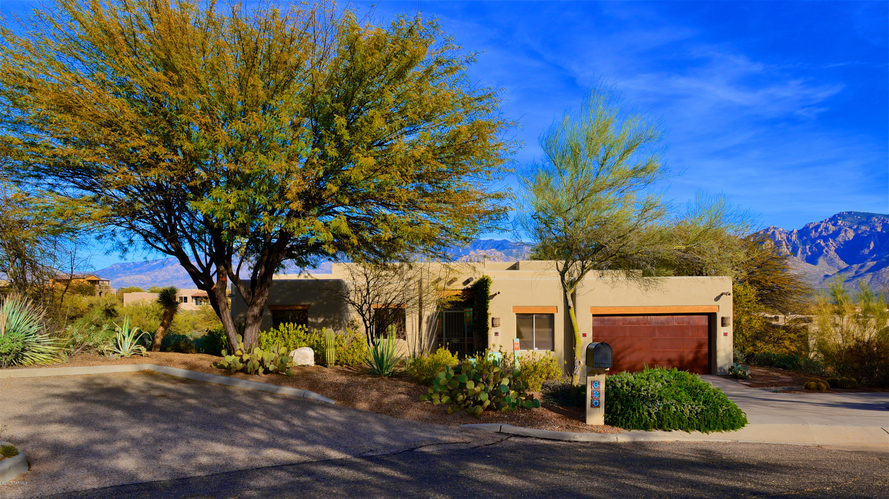 620 West Kachina Ridge Place Tucson, AZ 85755 - Photo 1 of 27