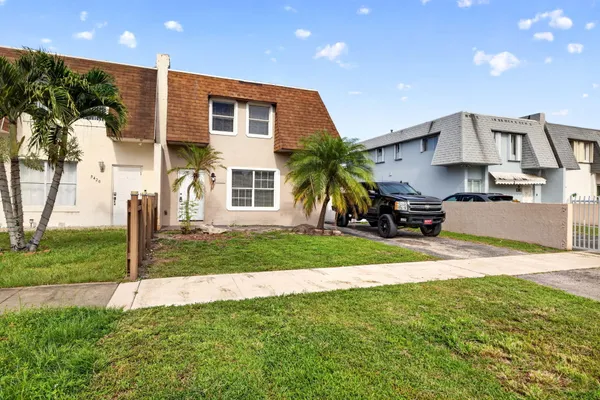 $3,200 | 5424 Southwest 44th Terrace, Dania Beach, FL 33314