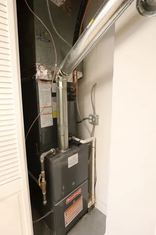 $215,000 | 8 Peale Street, Joliet, IL 60433