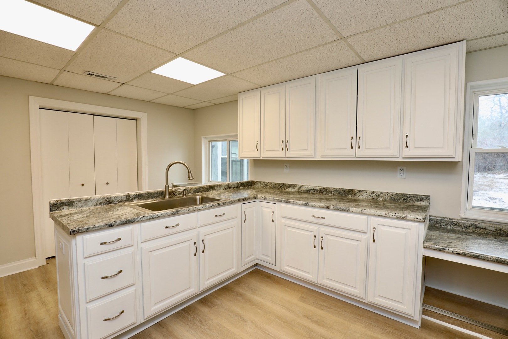 8 Peale Street Joliet, IL 60433 - Photo 4 of 12