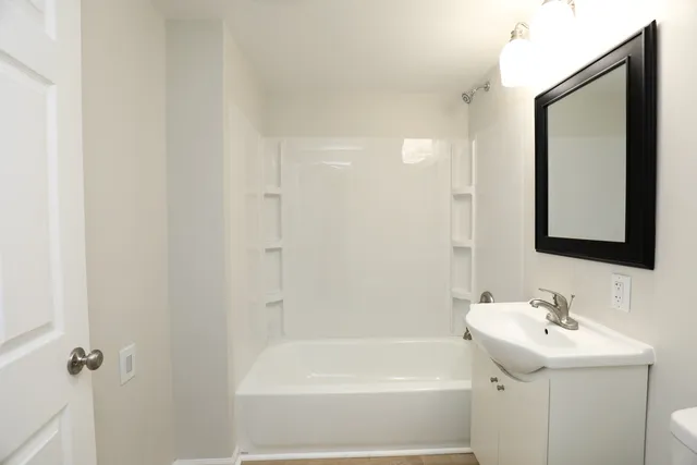 $215,000 | 8 Peale Street, Joliet, IL 60433