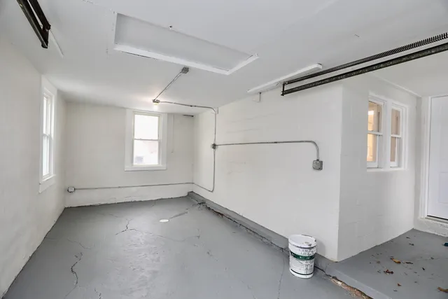 $215,000 | 8 Peale Street, Joliet, IL 60433