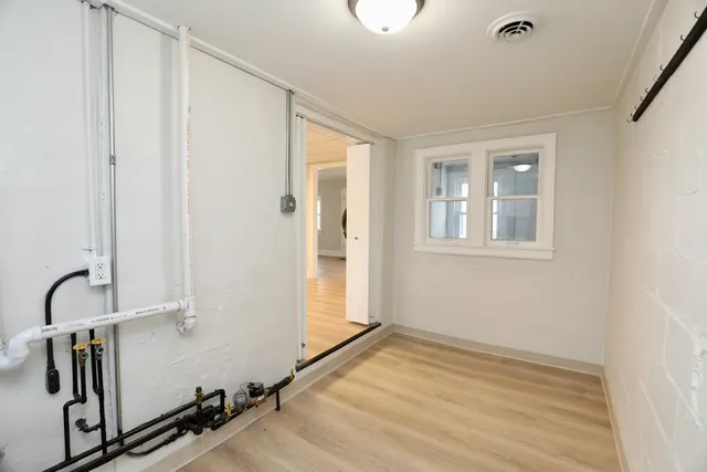 $215,000 | 8 Peale Street, Joliet, IL 60433