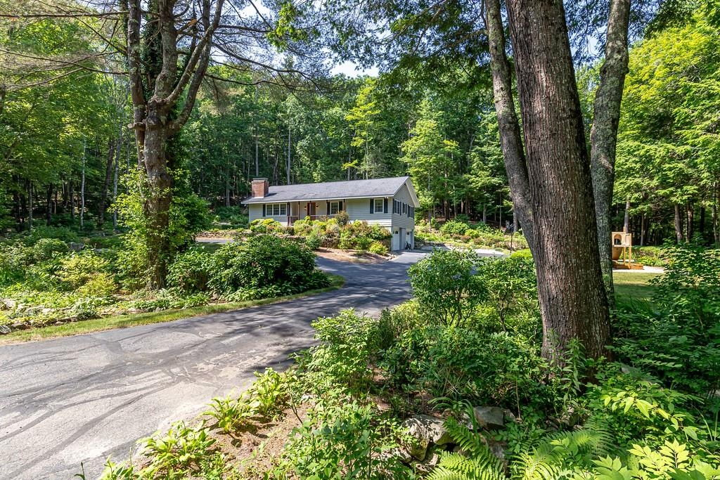 691 Center Road Lyndeborough, NH 03082 - Photo 2 of 37