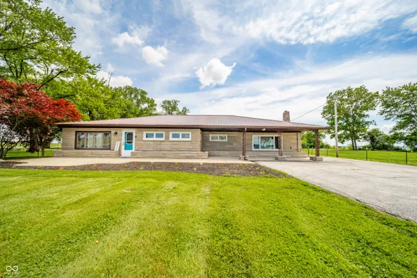 $490,000 | 2513 West 300 South, Shelbyville, IN 46176