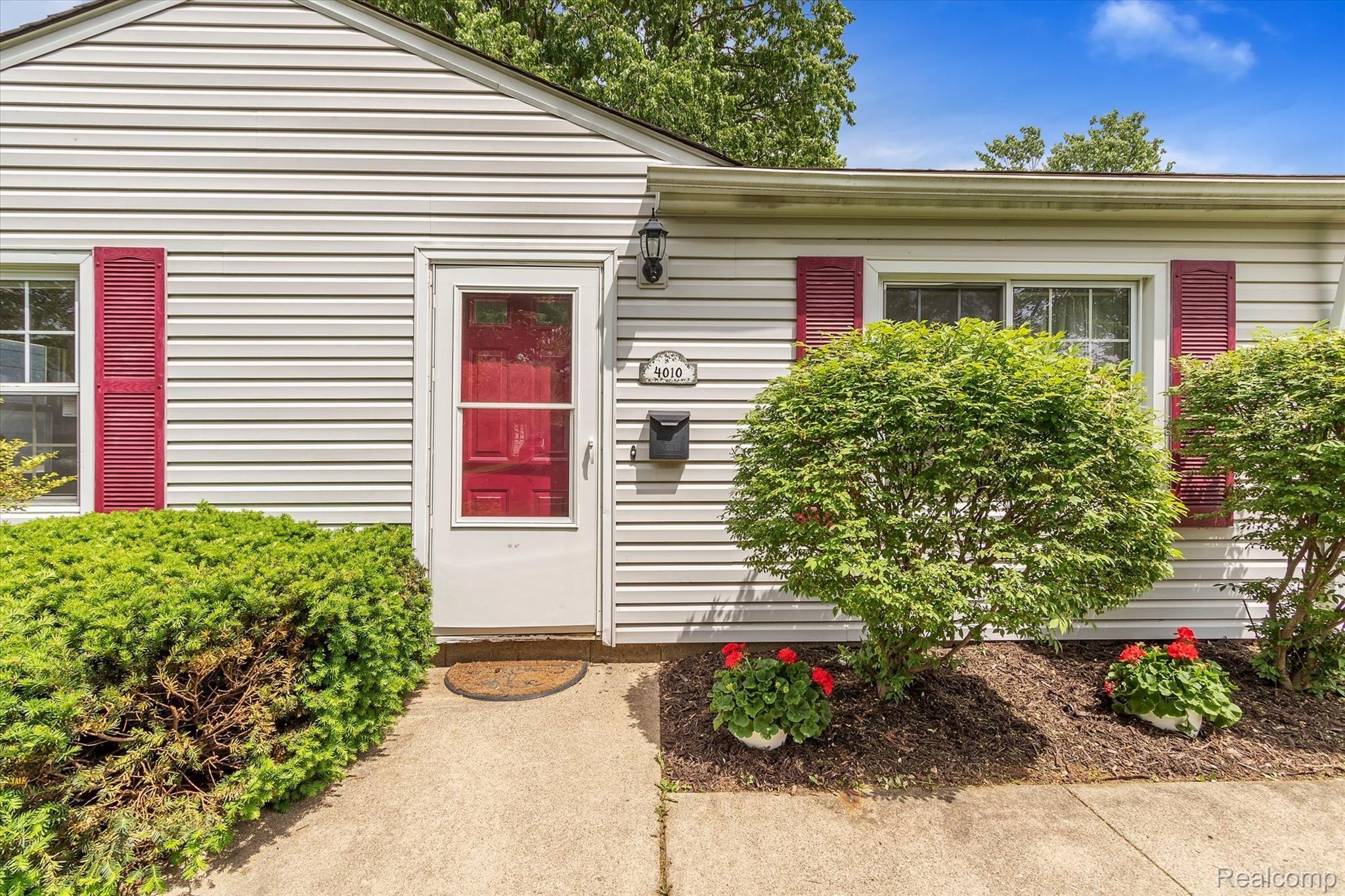 4010 Durham Road Royal Oak, MI 48073 - Photo 5 of 27 05-4010-Durham-Rd-WindowStill-Real-Estate-Photography-5.jpg