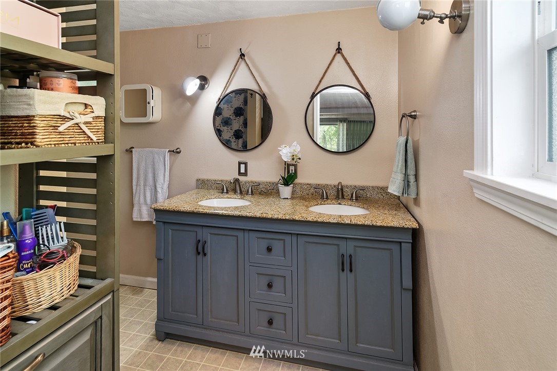 3529 Pine Road Northeast Bremerton, WA 98310 - Photo 14 of 39 Gallery Image 14