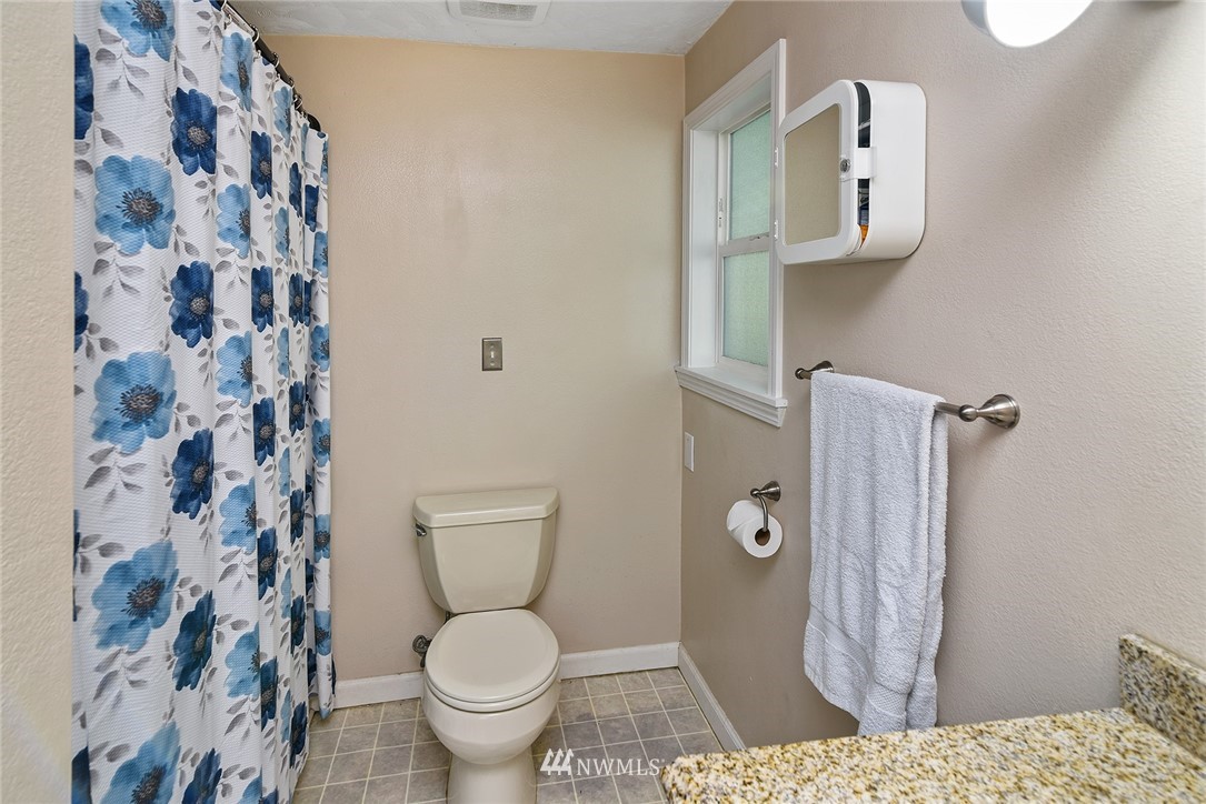 3529 Pine Road Northeast Bremerton, WA 98310 - Photo 15 of 39 Gallery Image 15