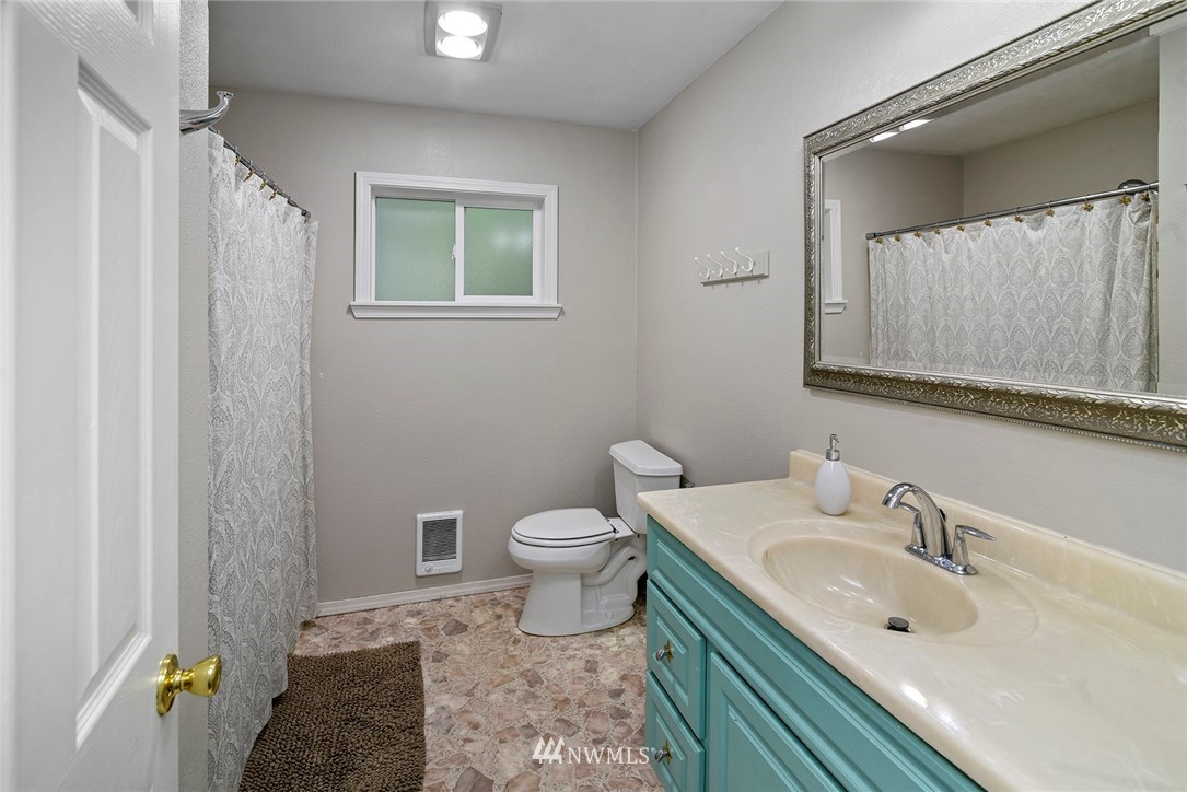 3529 Pine Road Northeast Bremerton, WA 98310 - Photo 18 of 39 Gallery Image 18