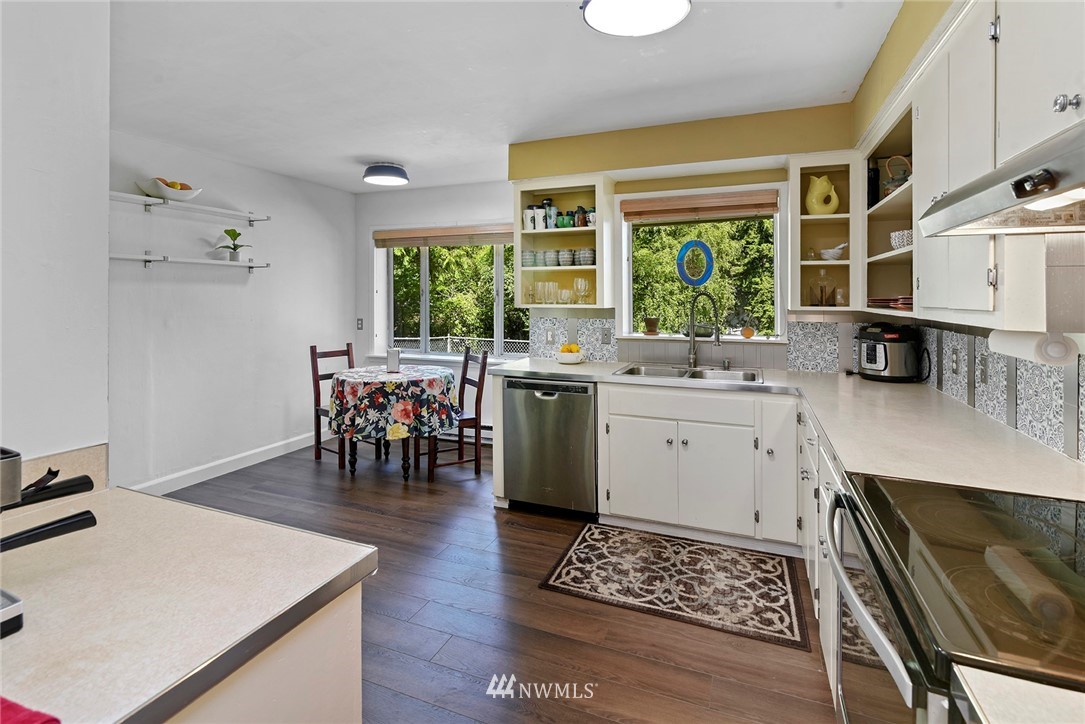 3529 Pine Road Northeast Bremerton, WA 98310 - Photo 8 of 39 Gallery Image 8