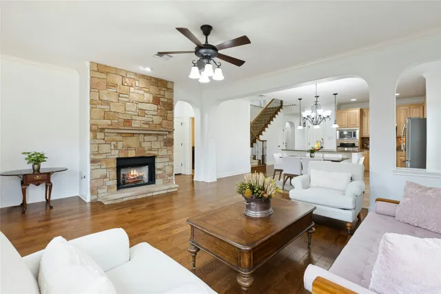 $3,995 | 7429 Bonniebrook Drive, Austin, TX 78735