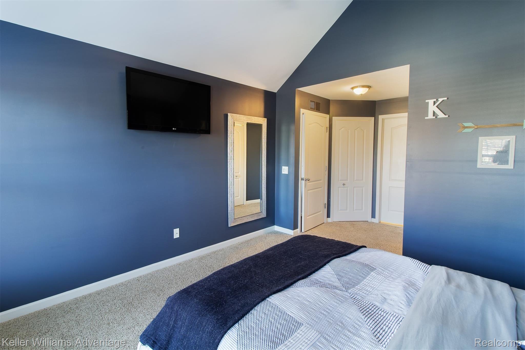 266 North Wixom Road Wixom, MI 48393 - Photo 17 of 33 NWixomRd_266_MasterBed_04.jpg